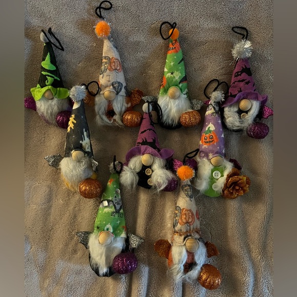 HANDMADE • Halloween Mini Gnome - Picture 1 of 4